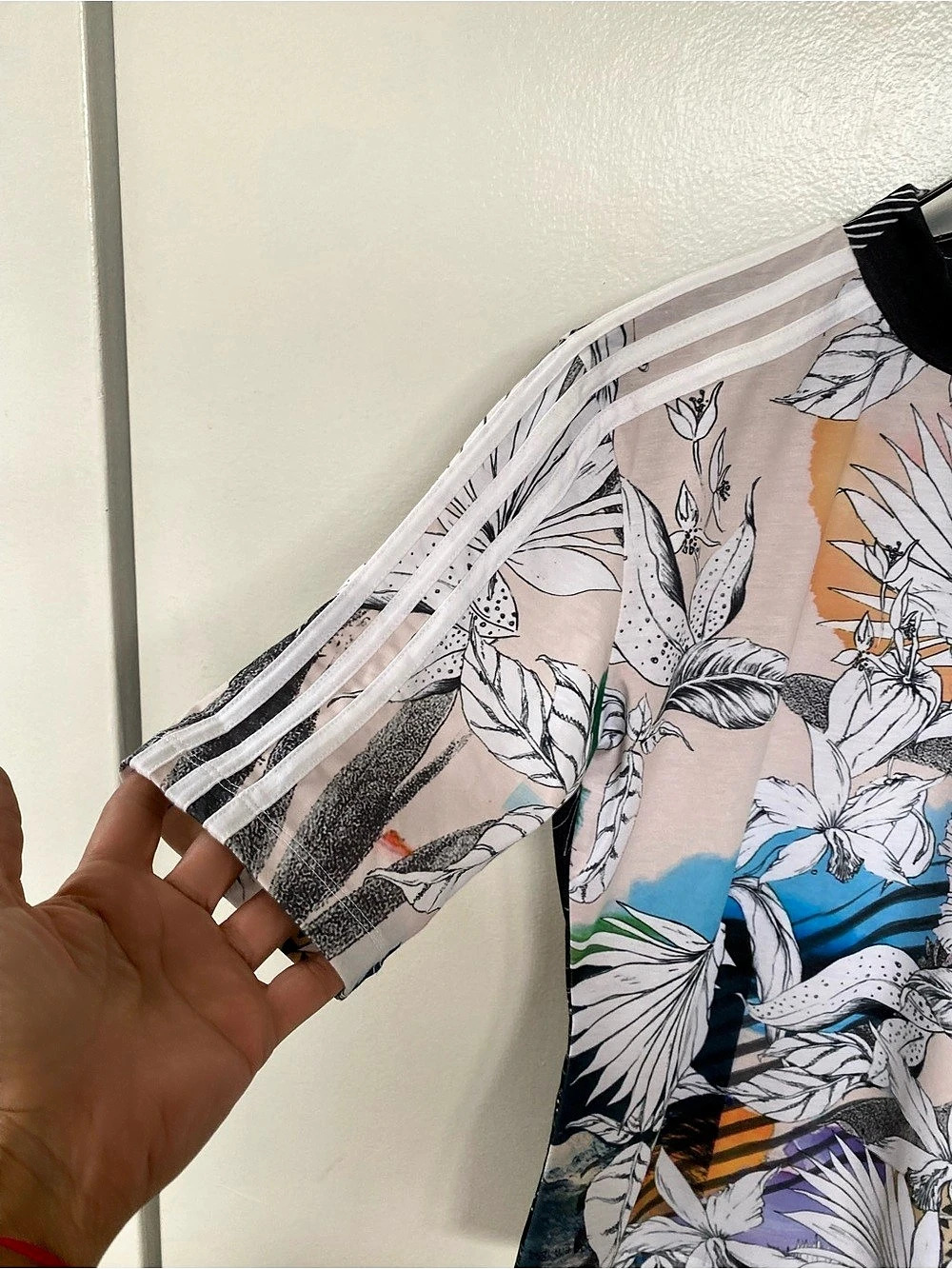 adidas x FARM Rio Originals Floral Print 3-Stripes Fitted Top Size S - Picture 8 of 12